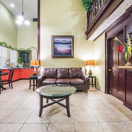Howard Johnson By Wyndham San Marcos Luaran gambar