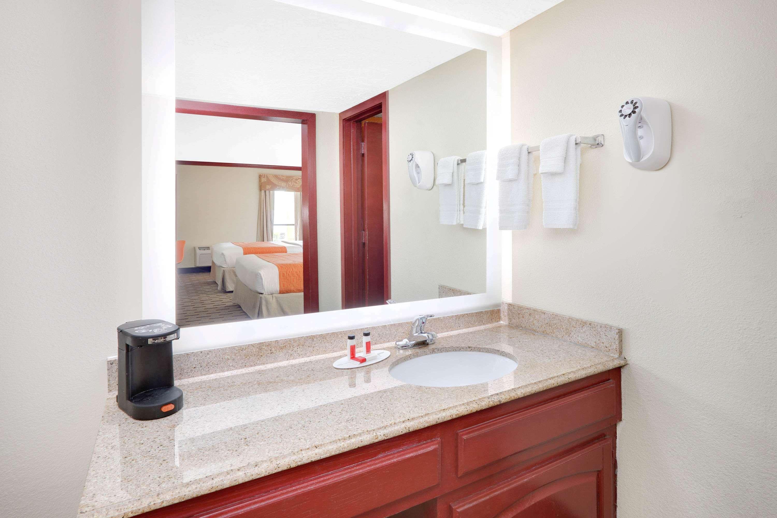 Howard Johnson By Wyndham San Marcos Luaran gambar