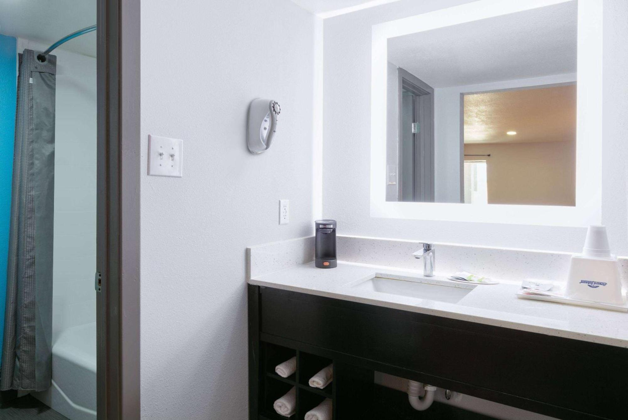 Howard Johnson By Wyndham San Marcos Luaran gambar