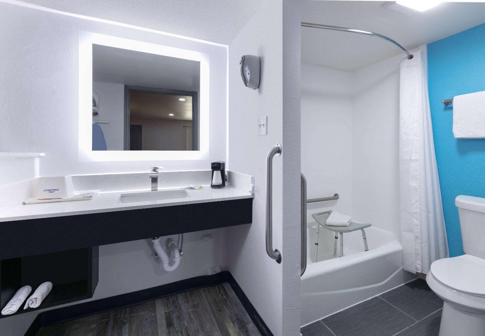 Howard Johnson By Wyndham San Marcos Luaran gambar